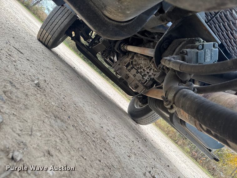 image for item EA2008 2004 Ford F750 crane truck