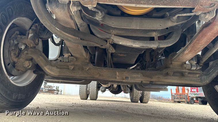 image for item EA2008 2004 Ford F750 crane truck