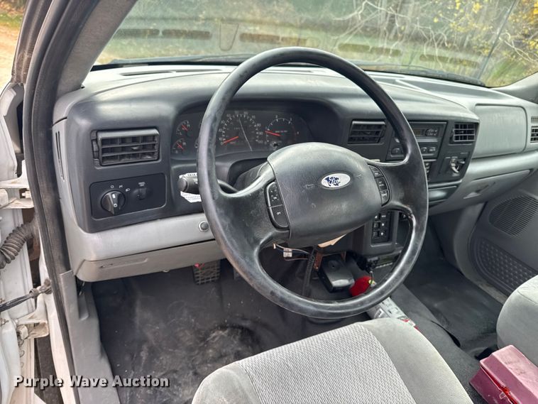 image for item EA2008 2004 Ford F750 crane truck