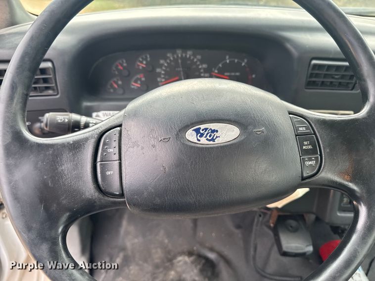 image for item EA2008 2004 Ford F750 crane truck