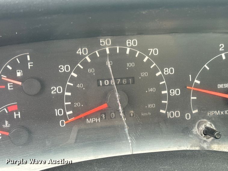 image for item EA2008 2004 Ford F750 crane truck