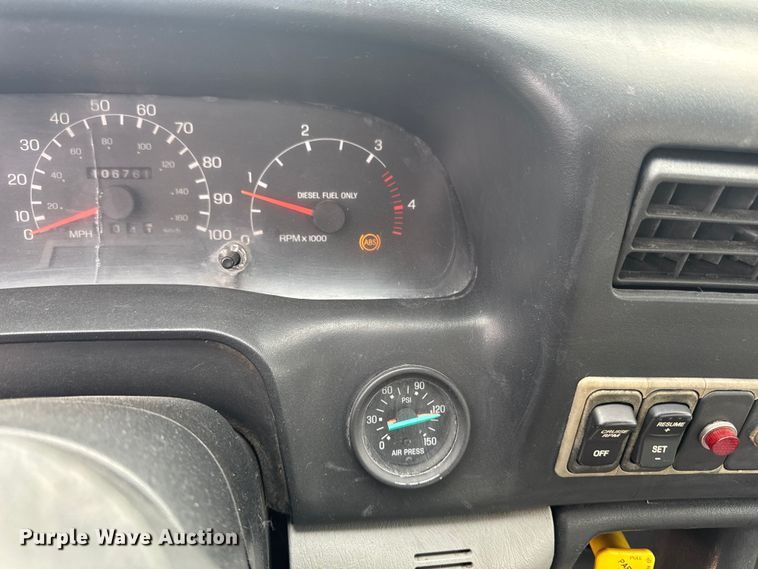 image for item EA2008 2004 Ford F750 crane truck