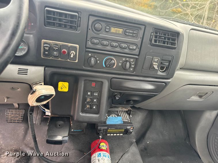 image for item EA2008 2004 Ford F750 crane truck