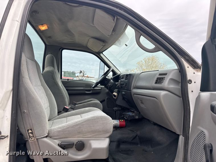 image for item EA2008 2004 Ford F750 crane truck