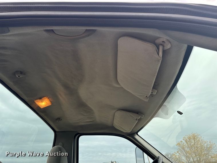 image for item EA2008 2004 Ford F750 crane truck