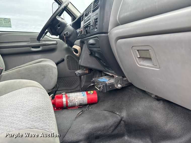 image for item EA2008 2004 Ford F750 crane truck