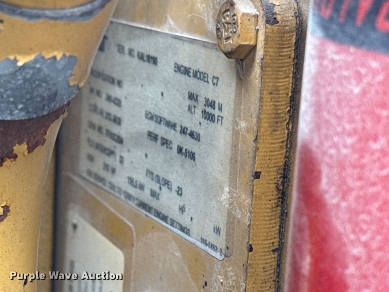 image for item EA2008 2004 Ford F750 crane truck