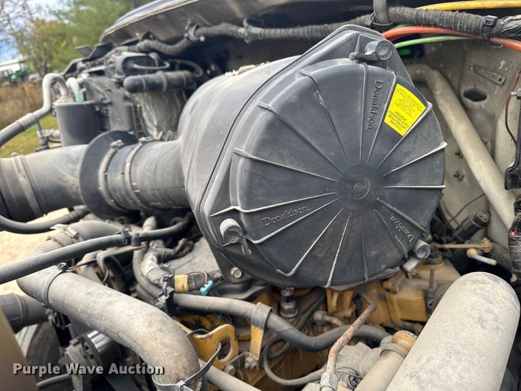 image for item EA2008 2004 Ford F750 crane truck