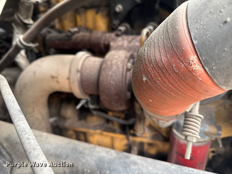 image for item EA2008 2004 Ford F750 crane truck