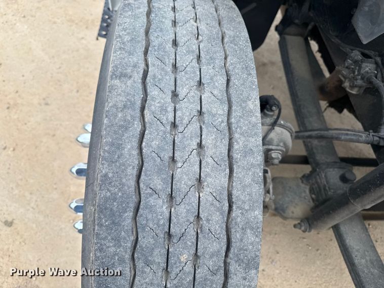 image for item EA2008 2004 Ford F750 crane truck