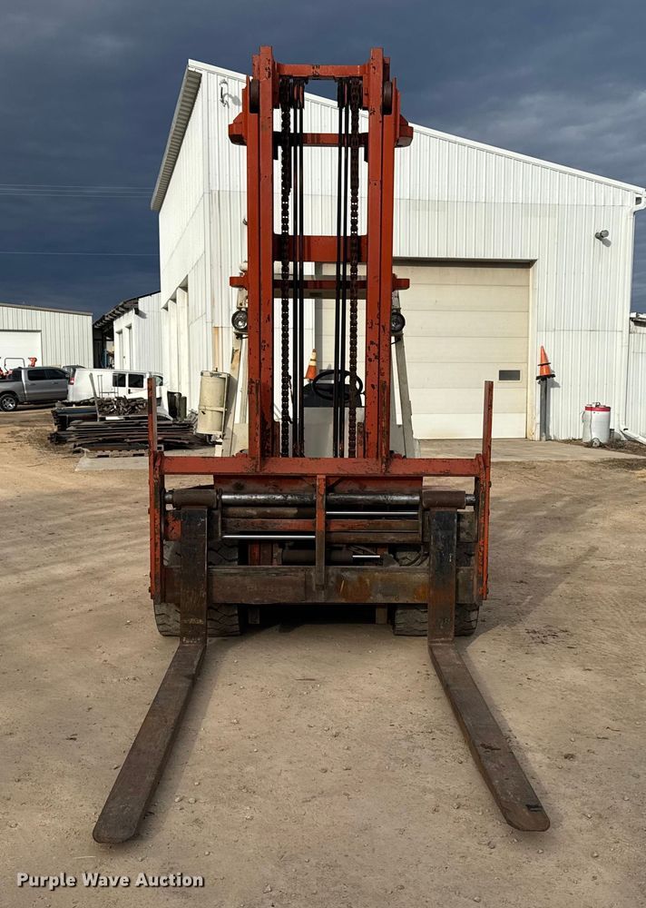 MONTACARGAS NISSAN DF05A70V