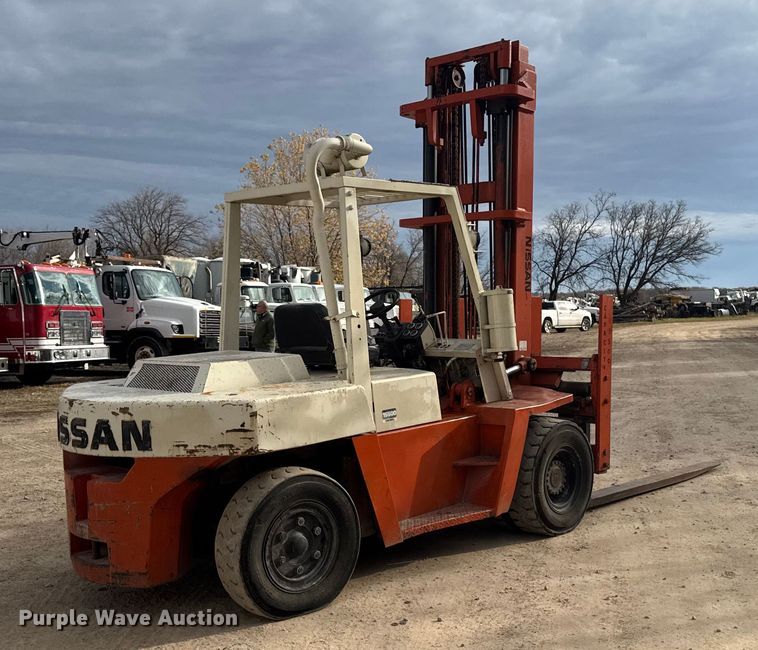 MONTACARGAS NISSAN DF05A70V