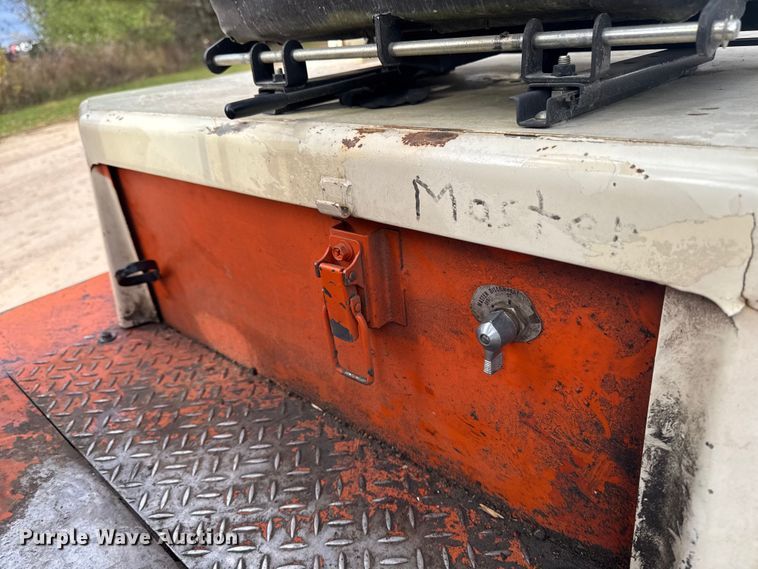 image for item EA2009 Nissan DF05A70V forklift