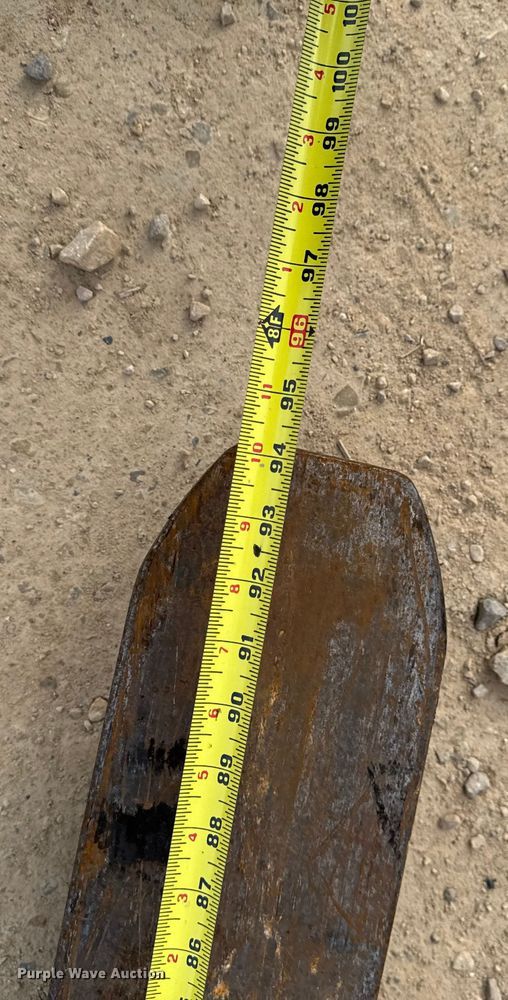 image for item EA2009 Nissan DF05A70V forklift