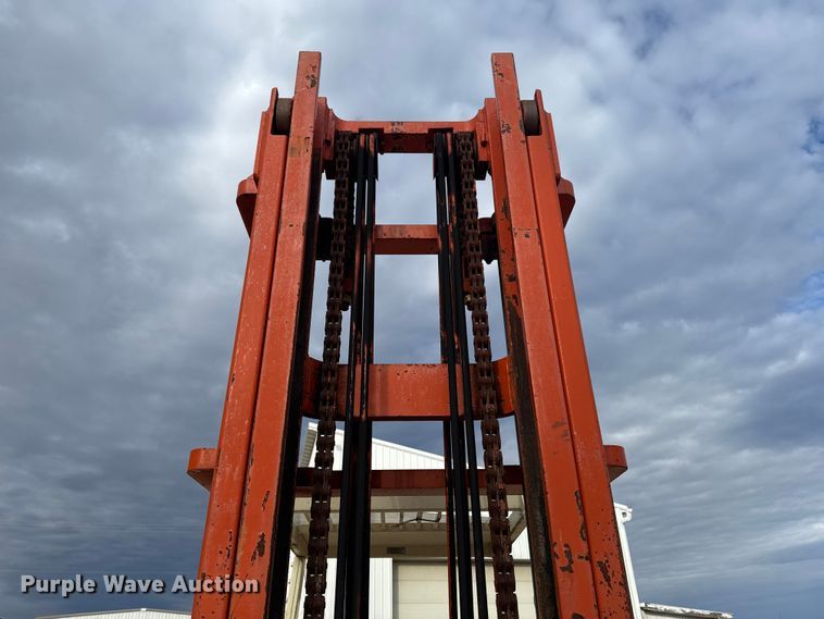 image for item EA2009 Nissan DF05A70V forklift