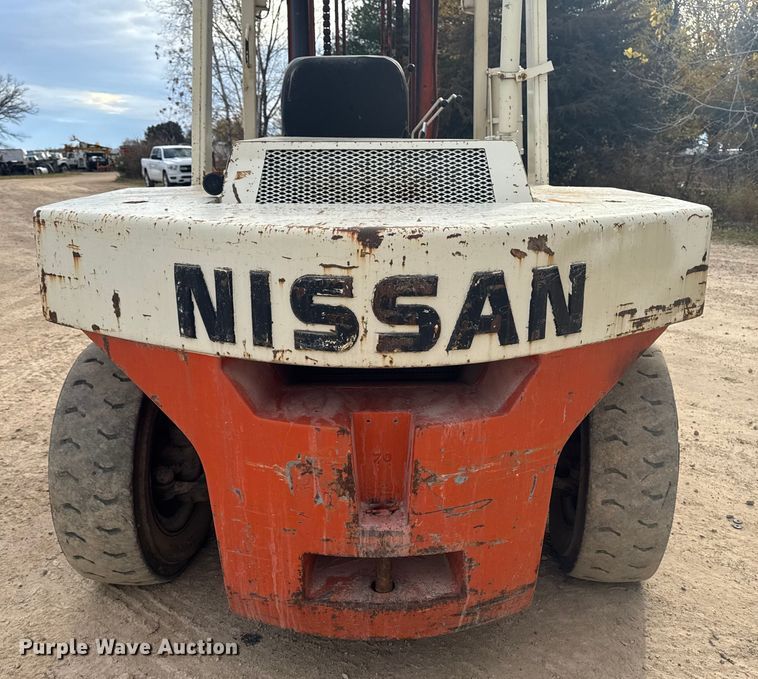 image for item EA2009 Nissan DF05A70V forklift