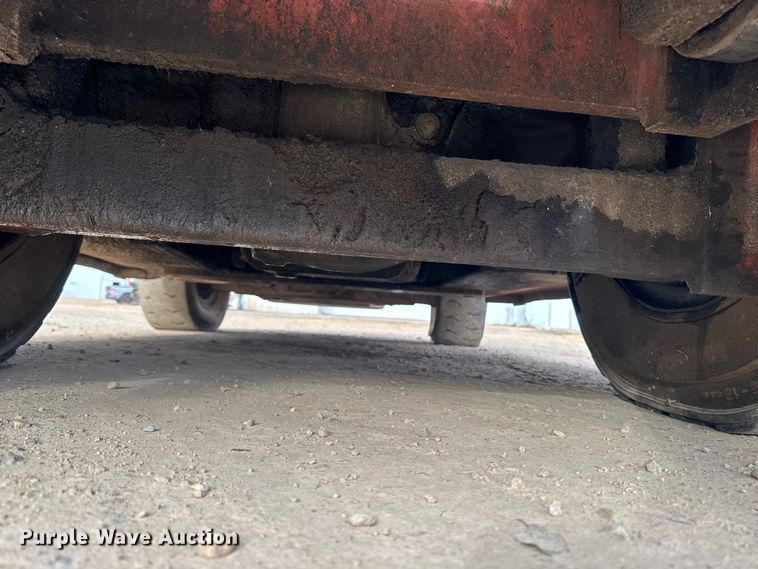 image for item EA2009 Nissan DF05A70V forklift