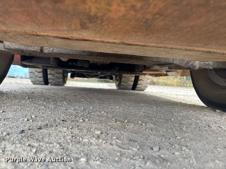 image for item EA2009 Nissan DF05A70V forklift