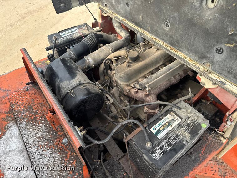 image for item EA2009 Nissan DF05A70V forklift