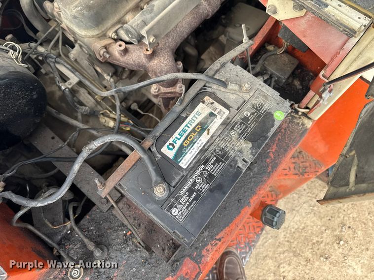 image for item EA2009 Nissan DF05A70V forklift