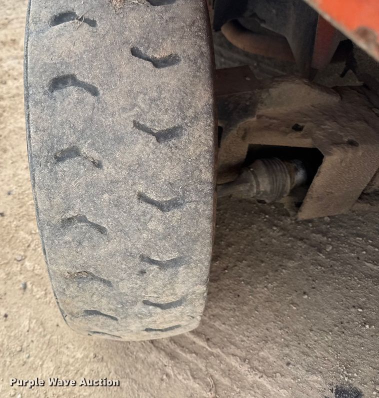 image for item EA2009 Nissan DF05A70V forklift