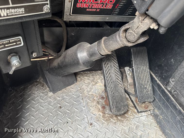 image for item EA2011 1998 Pierce Tilt Cab fire truck