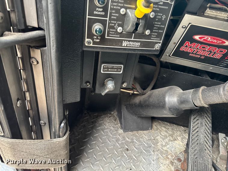 image for item EA2011 1998 Pierce Tilt Cab fire truck