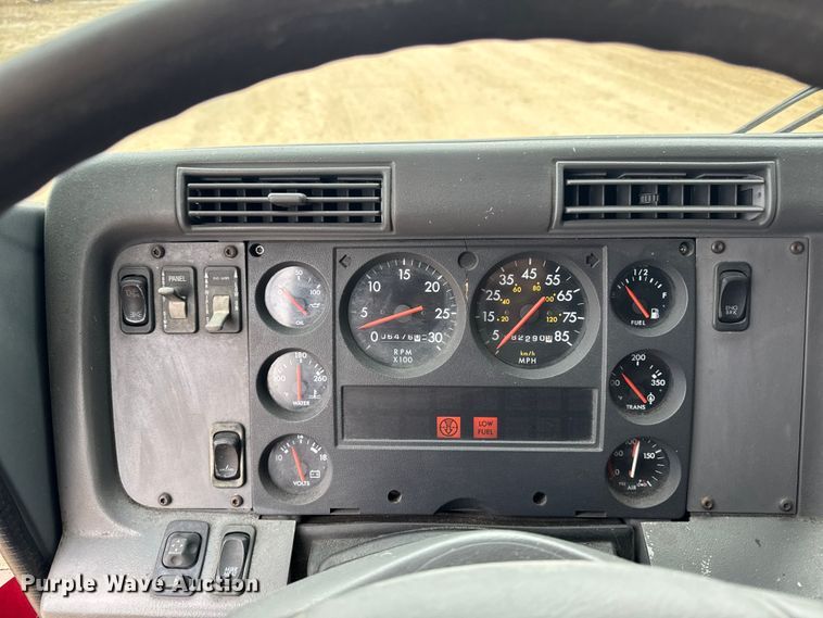 image for item EA2012 2004 American LaFrance Metro pumper fire truck