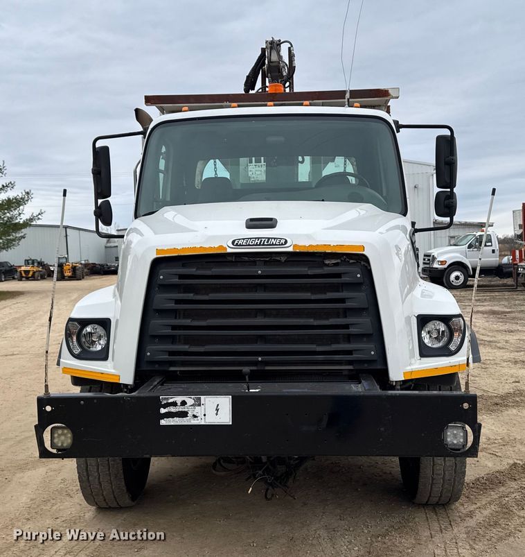 image for item EA2014 2014 Freightliner 114SD crane truck