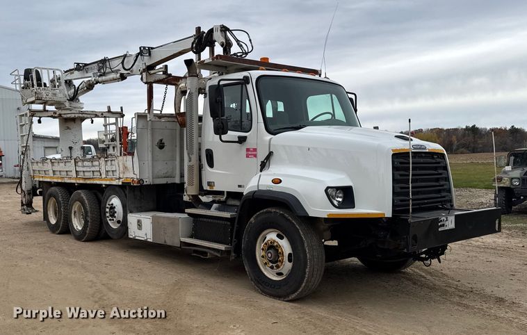 image for item EA2014 2014 Freightliner 114SD crane truck
