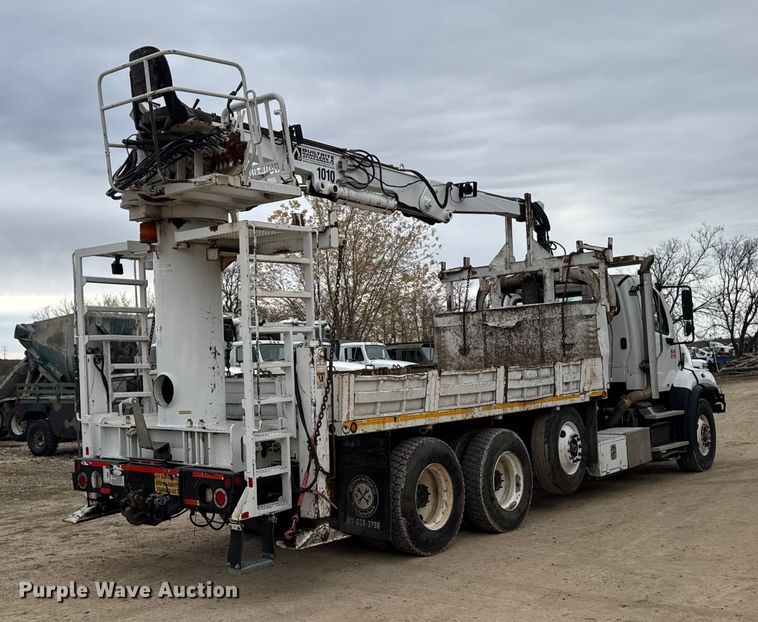 image for item EA2014 2014 Freightliner 114SD crane truck