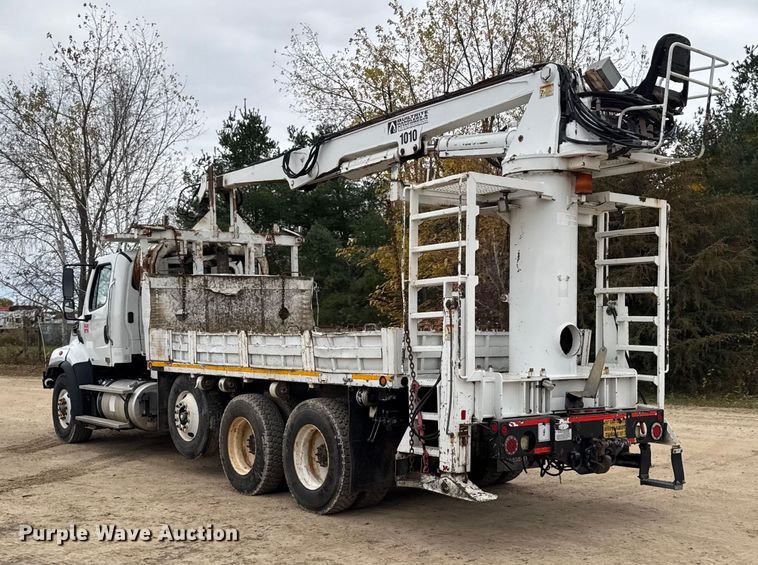 image for item EA2014 2014 Freightliner 114SD crane truck