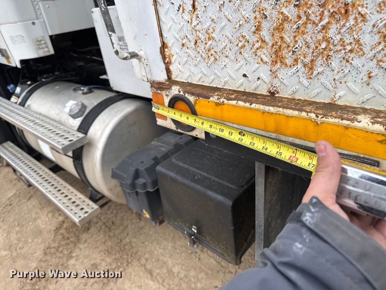 image for item EA2014 2014 Freightliner 114SD crane truck