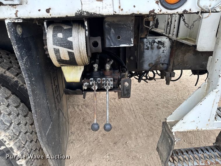 image for item EA2014 2014 Freightliner 114SD crane truck