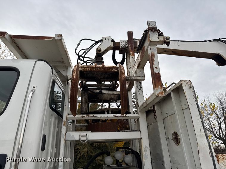 image for item EA2014 2014 Freightliner 114SD crane truck