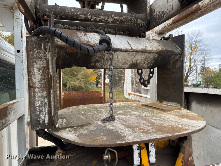 image for item EA2014 2014 Freightliner 114SD crane truck