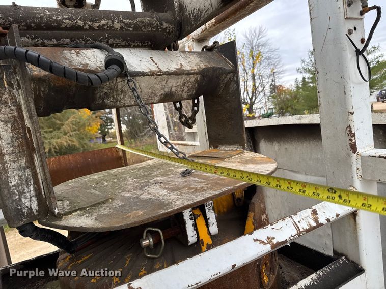 image for item EA2014 2014 Freightliner 114SD crane truck