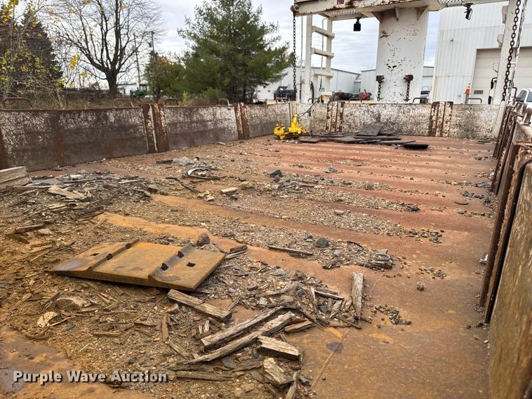 image for item EA2014 2014 Freightliner 114SD crane truck