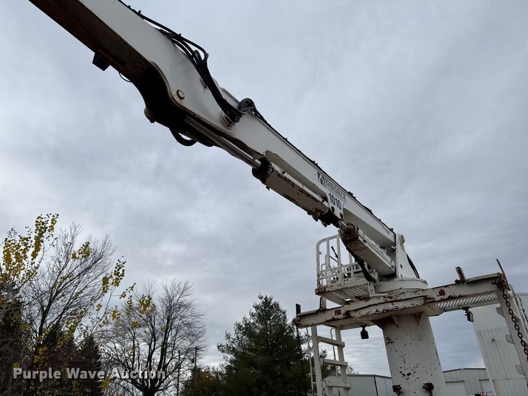 image for item EA2014 2014 Freightliner 114SD crane truck