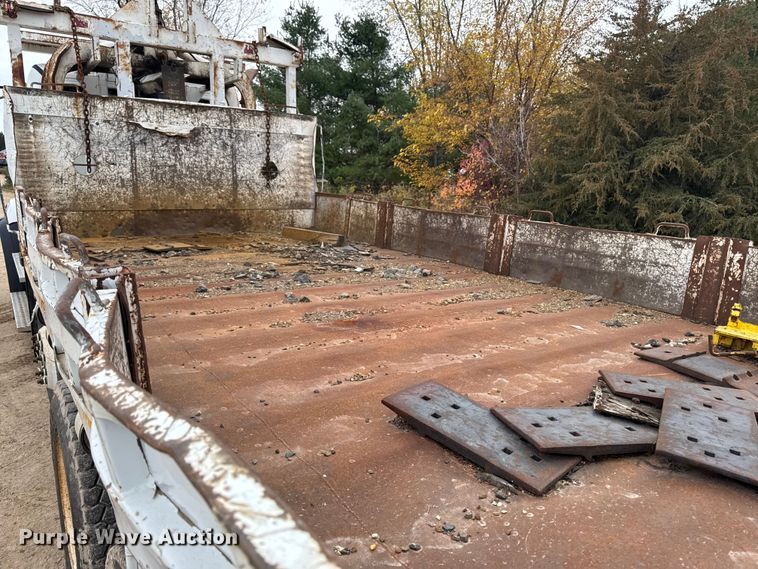 image for item EA2014 2014 Freightliner 114SD crane truck