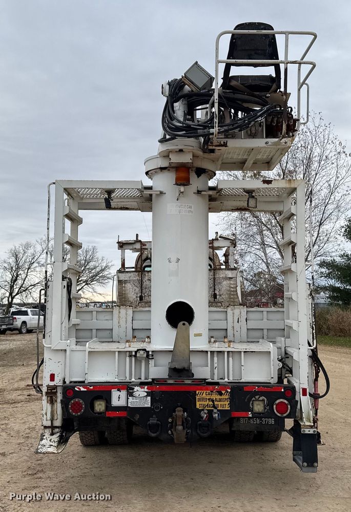 image for item EA2014 2014 Freightliner 114SD crane truck