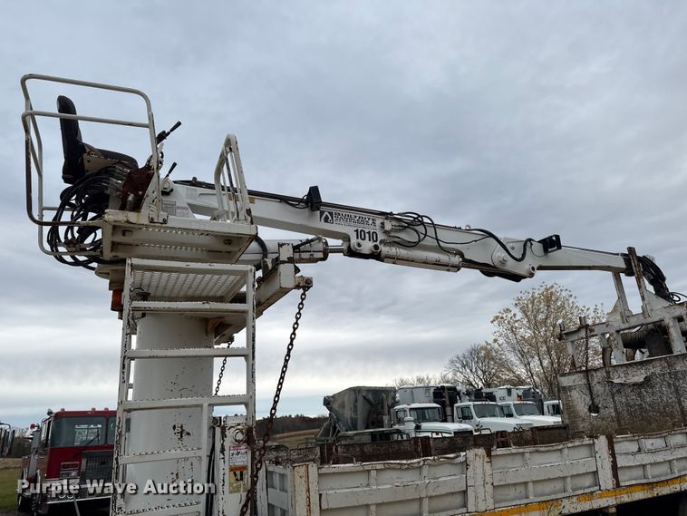 image for item EA2014 2014 Freightliner 114SD crane truck