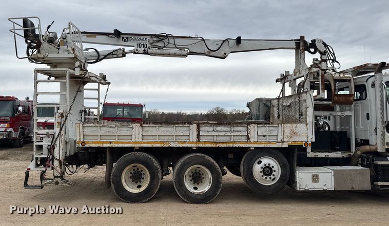 image for item EA2014 2014 Freightliner 114SD crane truck
