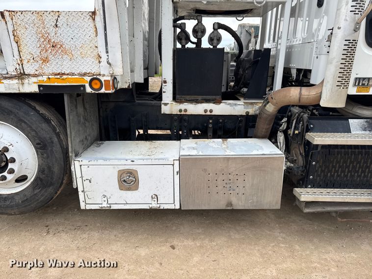 image for item EA2014 2014 Freightliner 114SD crane truck