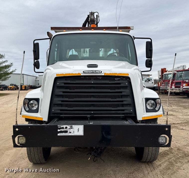 image for item EA2014 2014 Freightliner 114SD crane truck