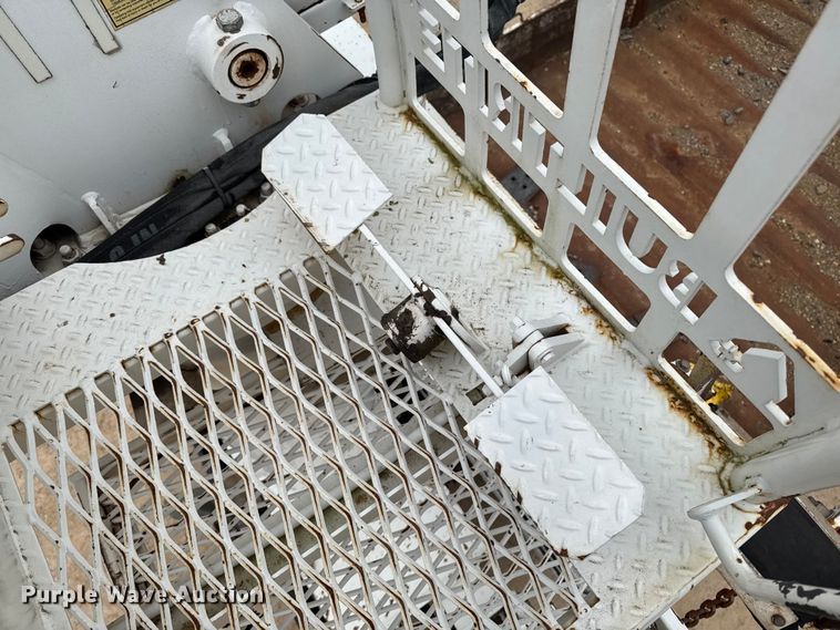 image for item EA2014 2014 Freightliner 114SD crane truck