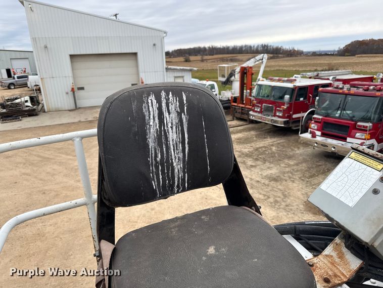 image for item EA2014 2014 Freightliner 114SD crane truck