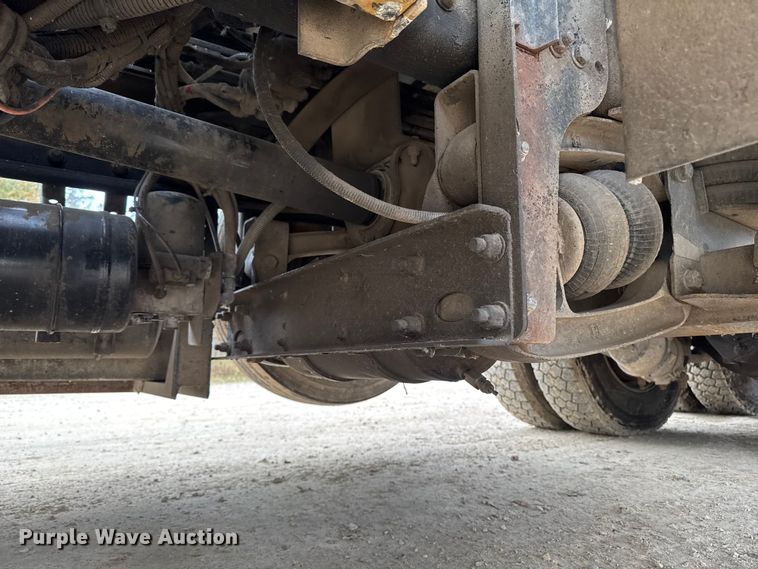 image for item EA2014 2014 Freightliner 114SD crane truck