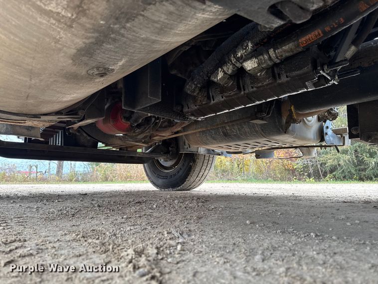 image for item EA2014 2014 Freightliner 114SD crane truck