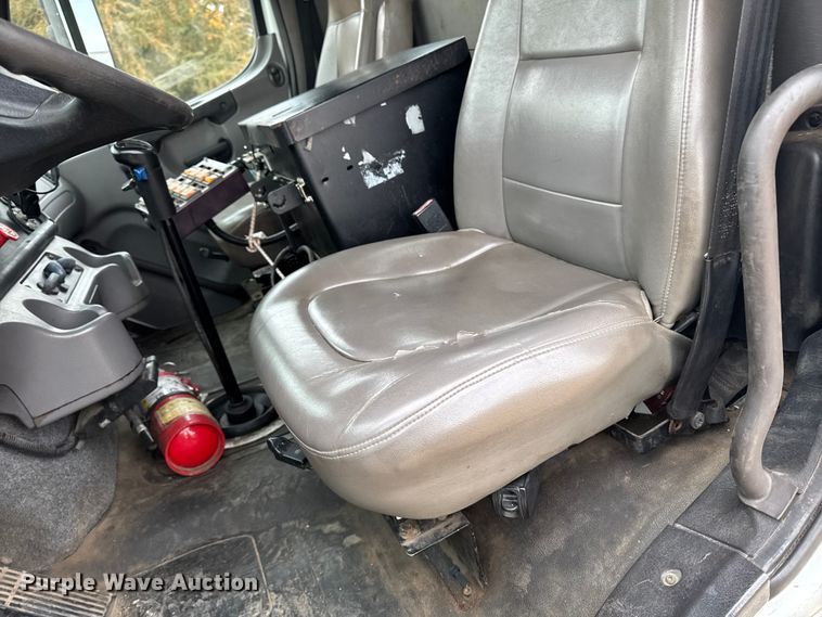 image for item EA2014 2014 Freightliner 114SD crane truck